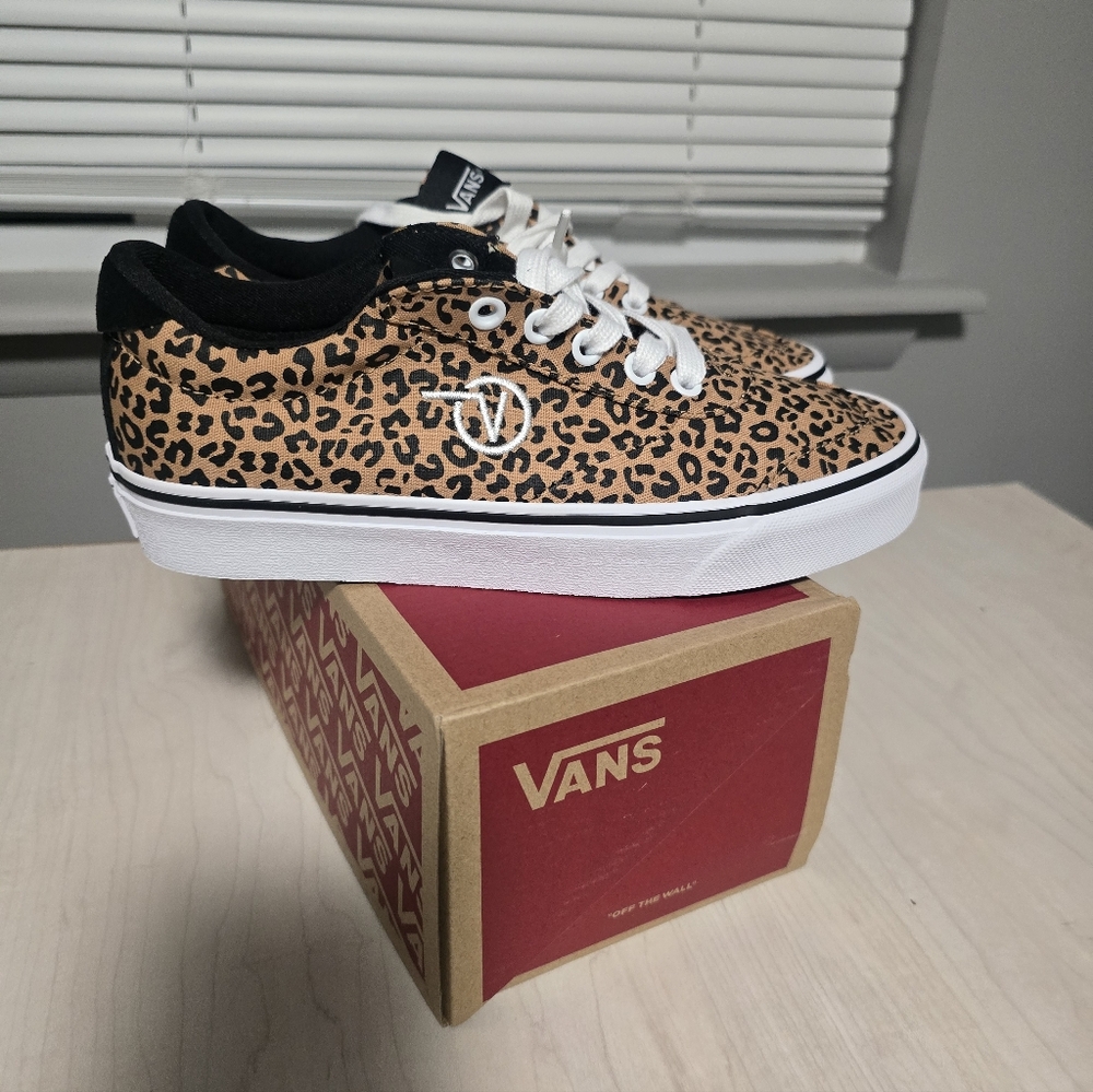 New Authentic women's Vans